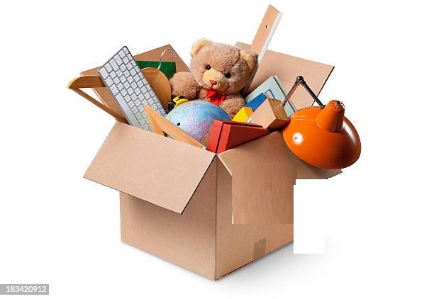Box contents tracker showing real-time inventory updates